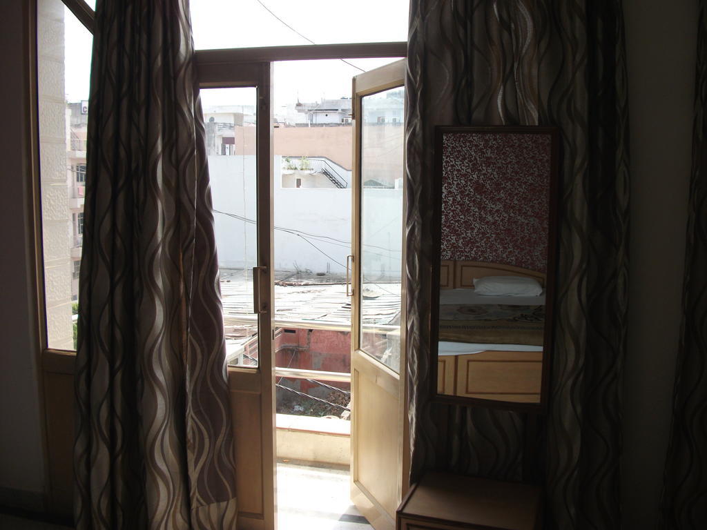 Shalimar Hotel นิวเดลี ภายนอก รูปภาพ